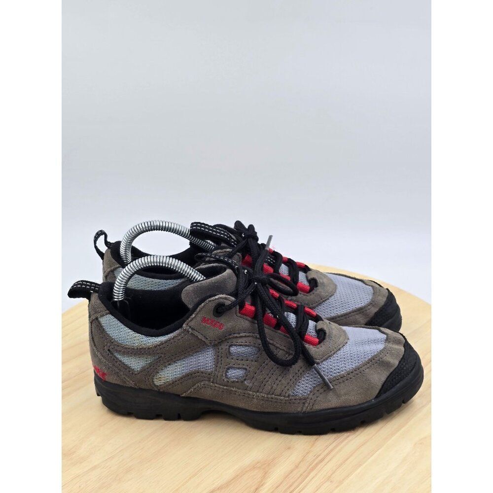 Men's Athletic Shoes in Gray and Red